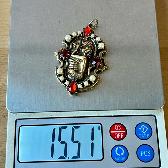 VINTAGE LARGE PENDANT BY CORO CHERUB ANGEL PLAYING FLUTE RED RHINESTONES PEARLS - Picture 7 of 16